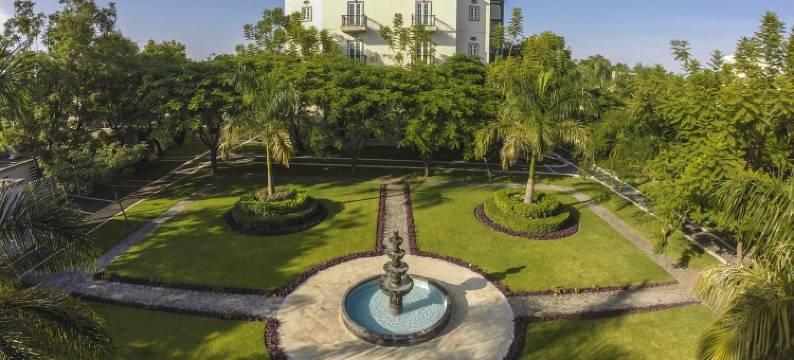 洛瑞安俱乐部酒店(The Lorian Club)图片