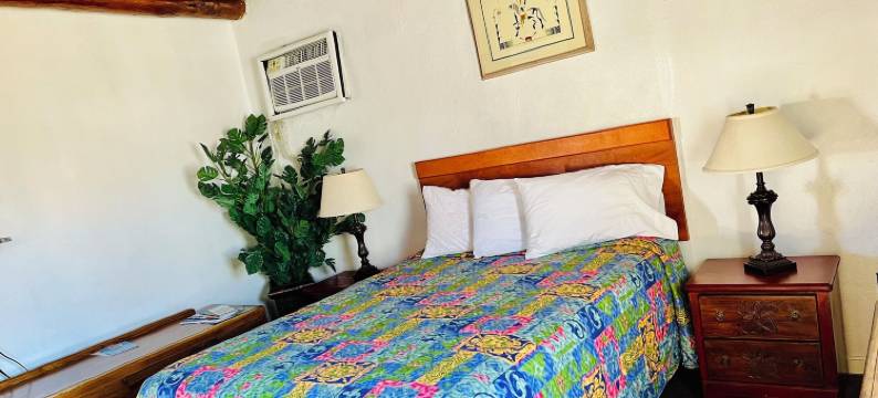 塔顿伍德庭院汽车旅馆(Cottonwood Court Motel)图片