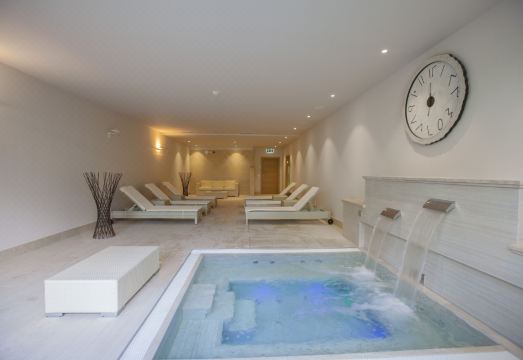 Villa Favorita - Parkhotel DeltaHotel Overview