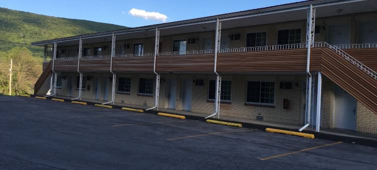 阿尔图纳休闲酒店(Relax Inn Altoona)图片