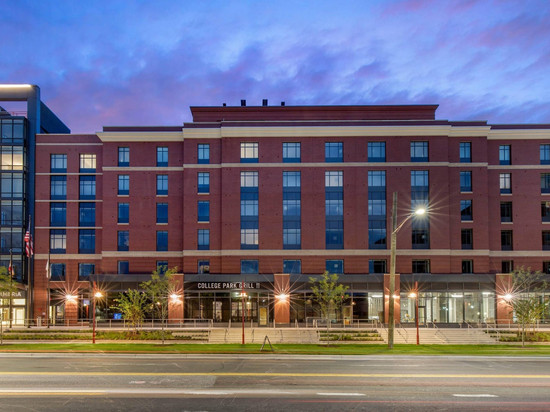 大学公园市坎布里亚酒店