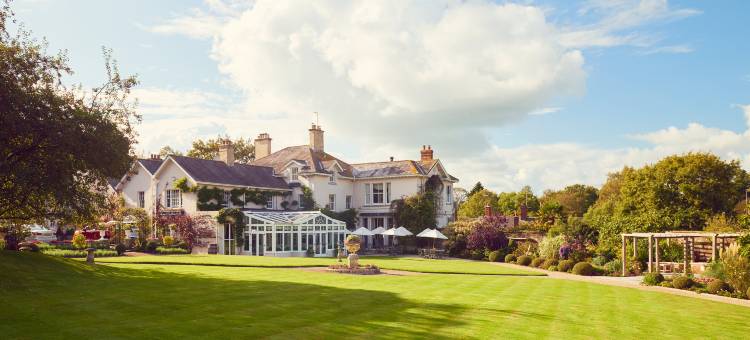 夏天洛奇乡间别墅酒店(Summer Lodge Country House Hotel)图片