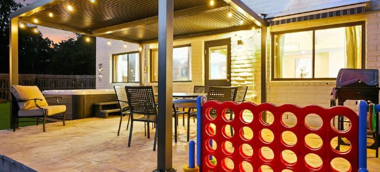 Cozy 6-Bedroom House with Heated Pool, Game Room, Fire Pit ,Hot Tub, Mini Golf图片