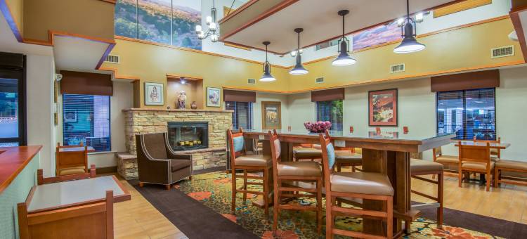 洛斯阿拉莫斯怀特岩希尔顿欢朋套房酒店(Hampton Inn & Suites by Hilton Los Alamos White Rock)图片