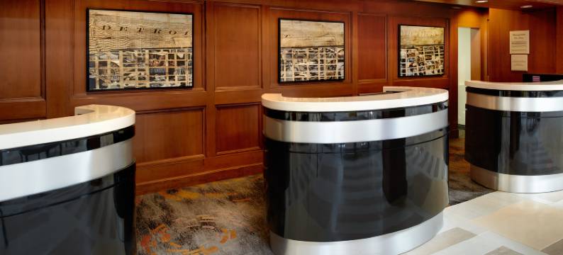 底特律迪尔伯恩希尔顿逸林酒店(DoubleTree by Hilton Detroit - Dearborn)图片