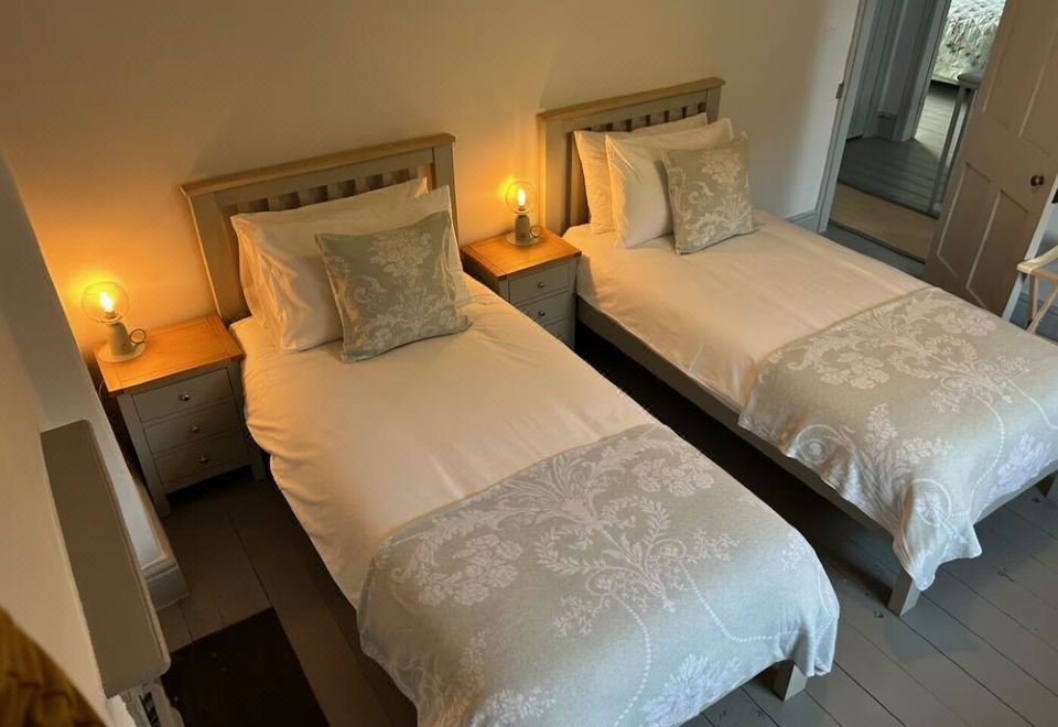 Beautiful Remote Cottage near Dolgellau Hotel Overview