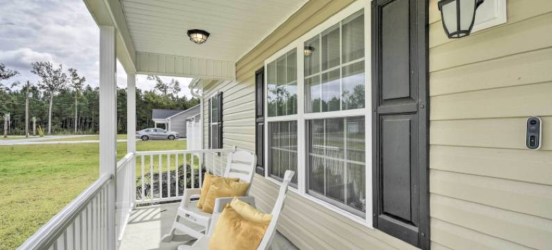 距高尔夫球场3英里：洛里斯家居，带大私人院子！(3 Mi to Golf: Loris Home w/ Big Private Yard!)图片