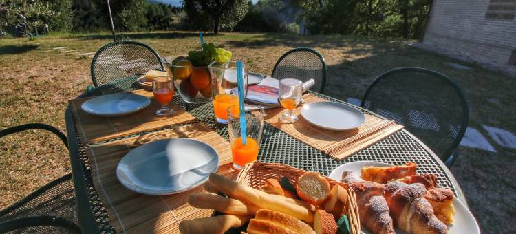 Holiday home with pool near Assisi图片