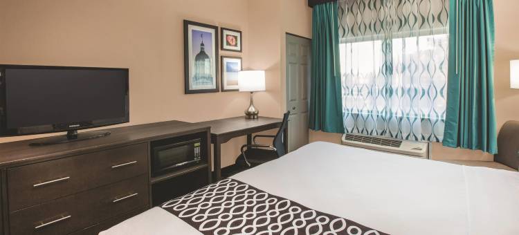 印第安纳波利斯北金字塔拉昆塔温德姆酒店(La Quinta Inn by Wyndham Indianapolis North at Pyramids)图片