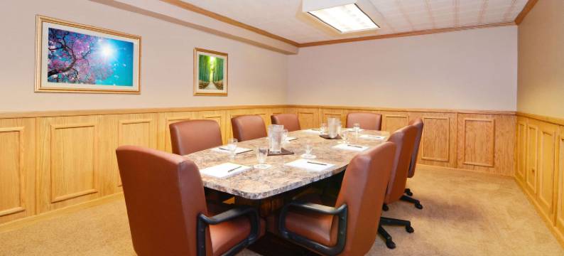 马格努森大先锋宾馆(Magnuson Grand Pioneer Inn and Suites)图片