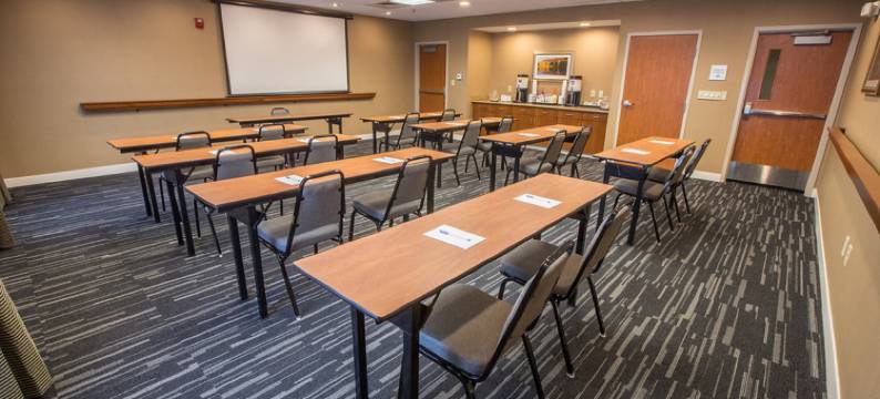 蒂尔顿欢朋套房酒店(Hampton Inn & Suites Tilton)图片