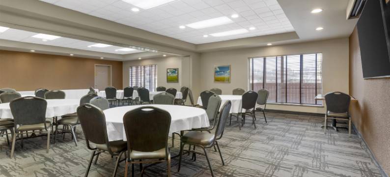 佩姆比纳贝斯特韦斯特优质套房酒店(Best Western Plus Pembina Inn  Suites)图片