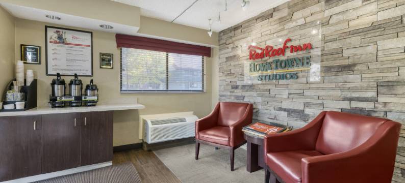 红屋顶家乡开间布法罗 - 尼亚加拉机场(HomeTowne Studios by Red Roof Buffalo - Niagara Airport)图片