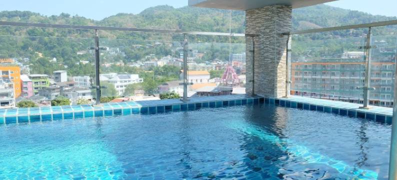 靠近步行街的私人按摩浴缸泳池套房(Private Jacuzzi Pool Suite Near Walking Street)图片