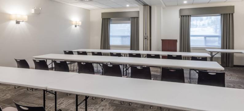 雷夫尔斯托克华美达酒店(Ramada by Wyndham Revelstoke)图片