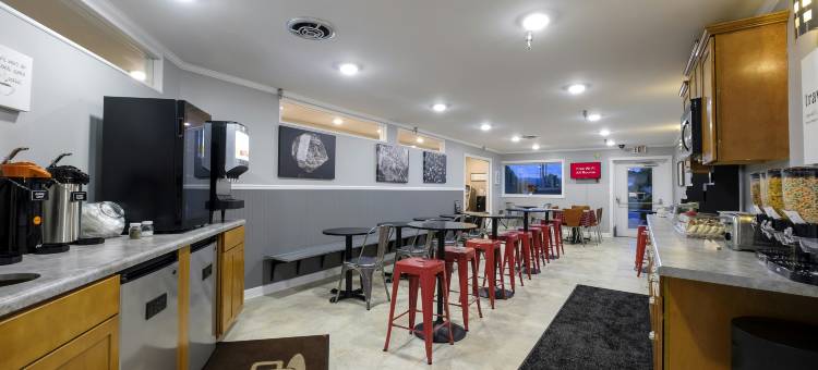 赫基默红顶套房酒店(Red Roof Inn & Suites Herkimer)图片