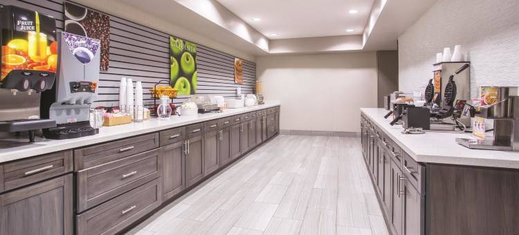 威莱斯大峡谷地区拉昆塔温德姆套房酒店(La Quinta Inn & Suites by Wyndham Williams-Grand Canyon Area)图片