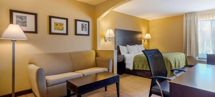 堪萨斯城莱尼克萨凯艺套房酒店(Quality Inn & Suites Lenexa Kansas City)图片