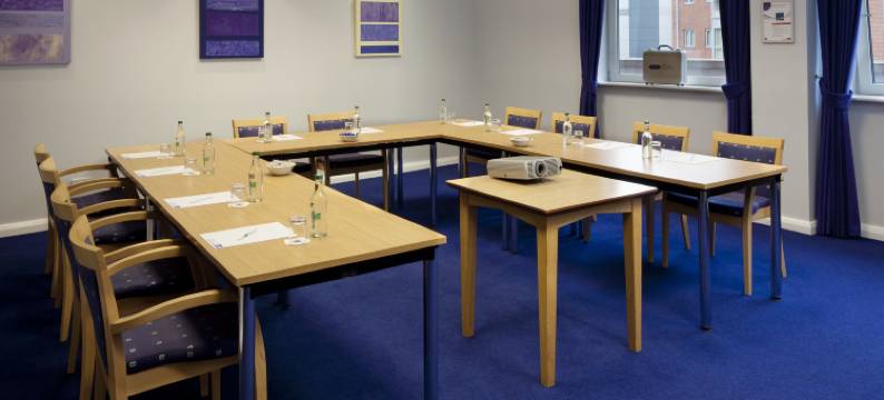 朴次茅斯冈沃夫码头智选假日酒店(Holiday Inn Express PORTSMOUTH - GUNWHARF QUAYS by IHG)图片