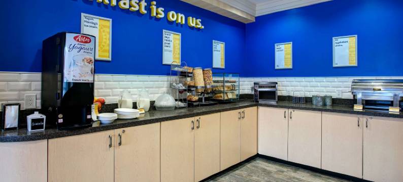 科灵伍德戴斯套房酒店(Days Inn & Suites by Wyndham Collingwood)图片