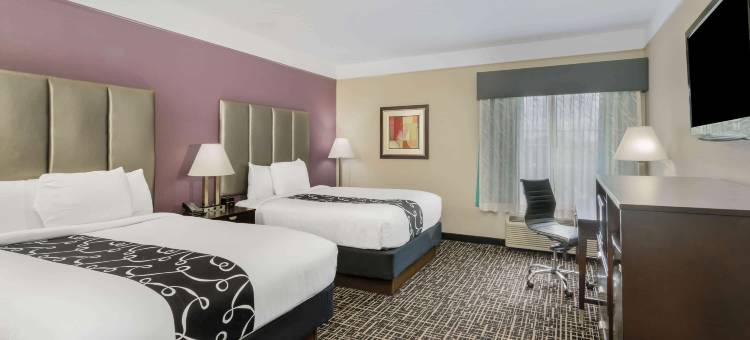 坎顿拉昆塔温德姆套房酒店(La Quinta Inn & Suites by Wyndham Canton MS)图片