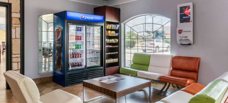 梅赛德斯/韦斯拉科奥特莱斯凯艺套房酒店(Quality Inn & Suites at the Outlets Mercedes-Weslaco)图片