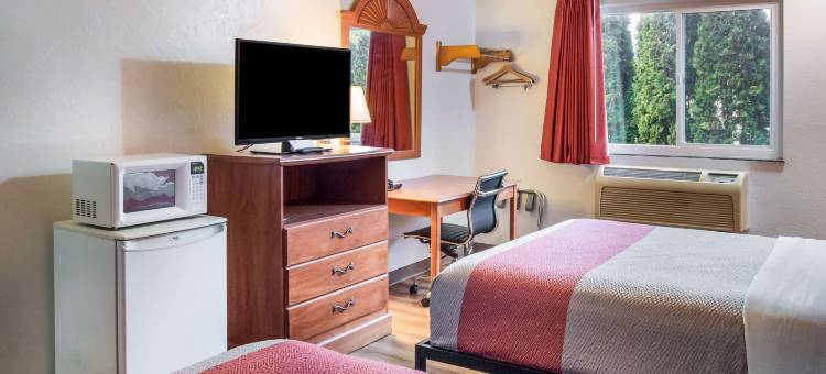 波特兰威尔逊维尔6号汽车旅馆(Motel 6 Wilsonville, or - Portland)图片