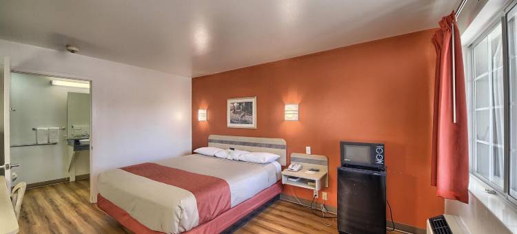 6号克尔维尔汽车旅馆(Motel 6 Kerrville, TX)图片