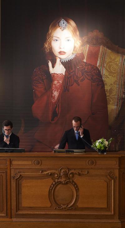 Hôtel Regina Louvre Over view