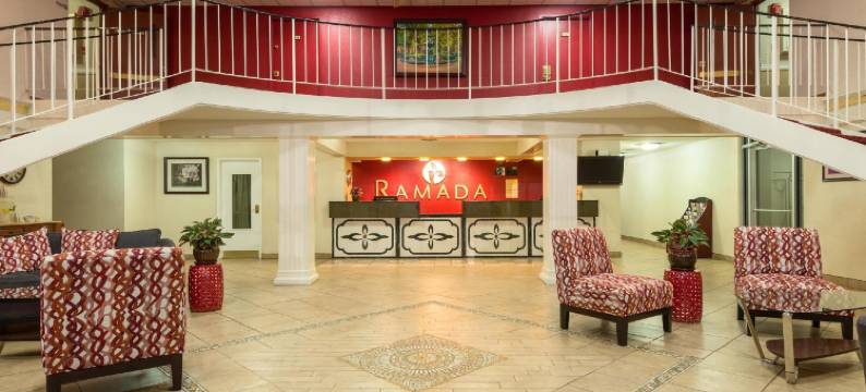 博林格林温德姆华美达酒店(Ramada by Wyndham Bowling Green)图片