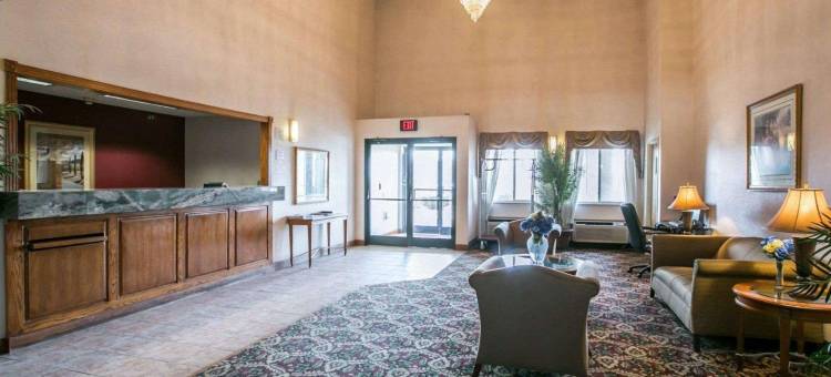 靠近日内瓦湖的伍德斯托克品质酒店旅店和套房(Quality Inn & Suites Woodstock Near Lake Geneva)图片