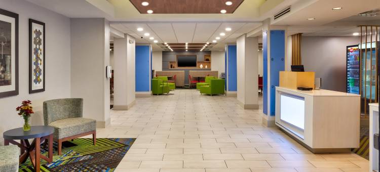 智选假日套房酒店切萨皮克(Holiday Inn Express & Suites Chesapeake)图片