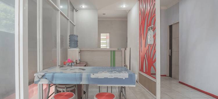 班查尔巴鲁近Q-Mall红多兹伊斯兰酒店(RedDoorz Syariah Near Q-Mall Banjarbaru)图片