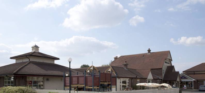 布伦特里普瑞米尔酒店(A120)(Premier Inn Braintree (A120))图片