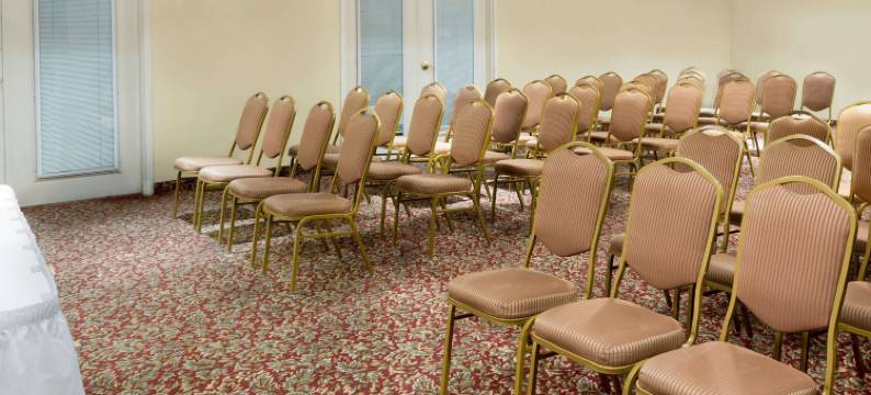 波卡洪塔斯温德姆戴斯套房酒店(Days Inn & Suites by Wyndham Pocahontas)图片