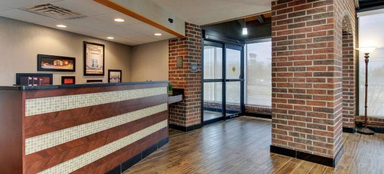 波普勒布拉夫德鲁里套房酒店(Drury Inn & Suites Poplar Bluff)图片