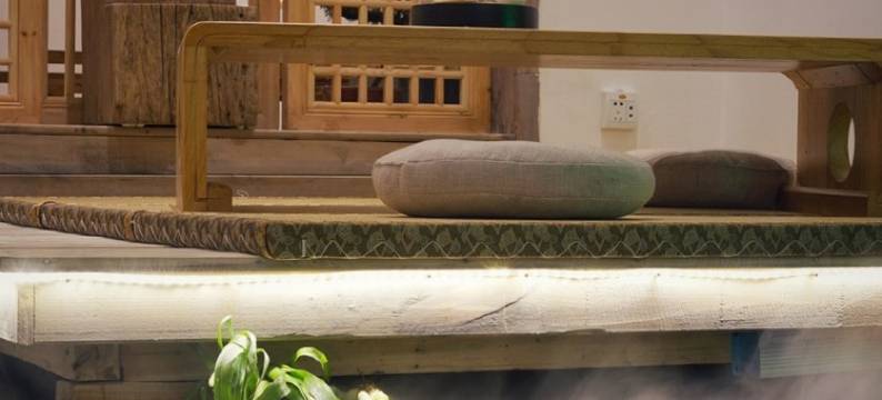 凤凰山前月下江景民宿图片