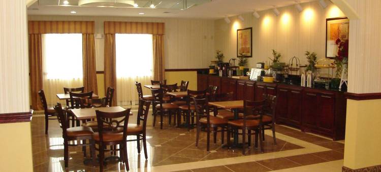 布里奇波特拉昆塔温德姆套房酒店(La Quinta Inn & Suites by Wyndham Bridgeport)图片