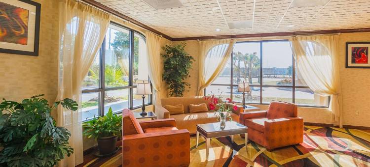 品质酒店及套房佛罗伦萨市民中心(Quality Inn & Suites Civic Center)图片