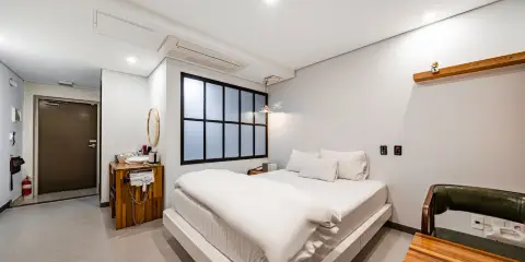 Daegu Dongseongro EOS Hotel