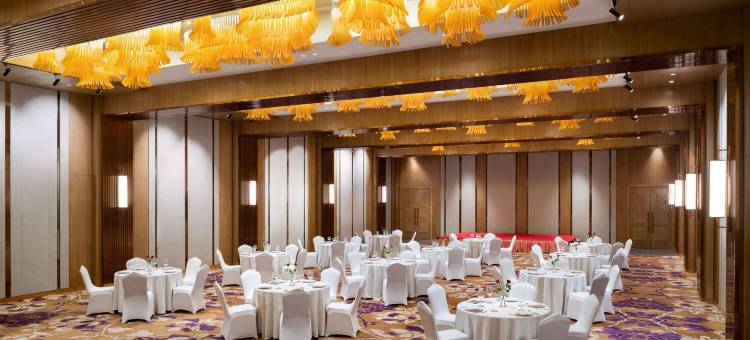 巴里利温德姆华美达安可酒店(Ramada Encore by Wyndham Bareilly Civil Lines)图片