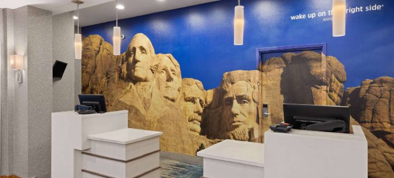 温德姆瓦提基水上乐园拉昆塔温德姆酒店套房(La Quinta Inn and Suites by Wyndham at WaTiki Waterpark)图片