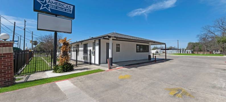 美国最佳价值酒店贵宾楼圣安东尼奥市中心河畔区(Americas Best Value Inn San Antonio Downtown Riverwalk)图片