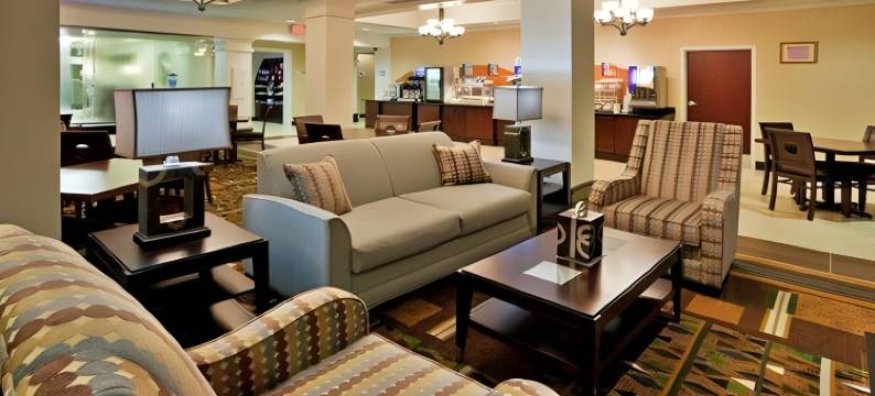 智选假日套房酒店哥伦布 Ft本宁(Holiday Inn Express & Suites Columbus - FT Benning Maingate by IHG)图片