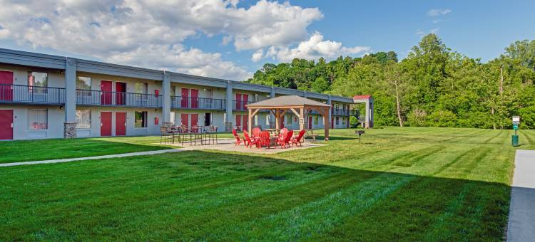 OYO 威尔克斯伯勒421号公路酒店(Red Roof Inn & Suites Wilkesboro)图片