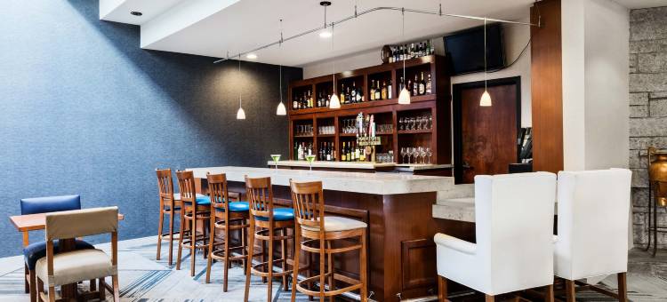 本图拉港福朋喜来登度假酒店(Four Points by Sheraton Ventura Harbor Resort)图片