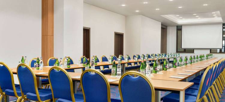 埃里温温德姆华美达套房酒店(Ramada Hotel and Suites by Wyndham Yerevan)图片