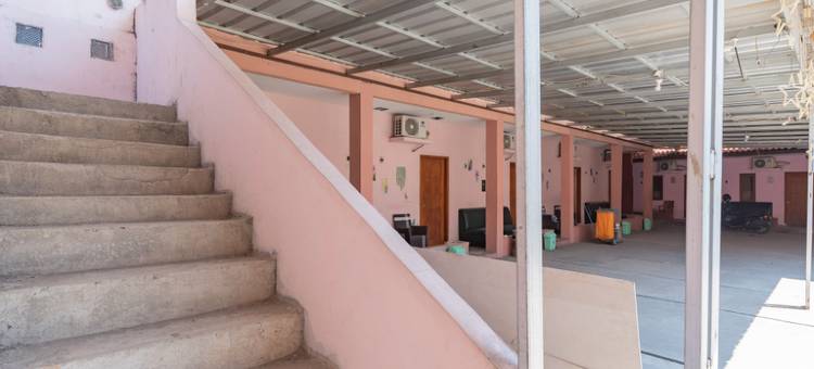 RedDoorz Near Kejaksan Station Cirebon 3图片