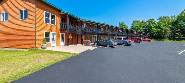 品质酒店及套房，穆尼辛(Quality Inn & Suites Munising)图片