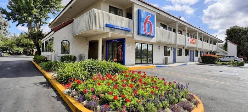 温德姆速8酒店佩塔卢马(Super 8 by Wyndham Petaluma)图片